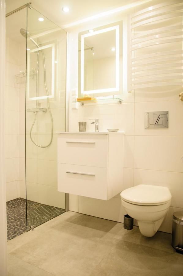 Апартаменты Cracow Jacuzzi Apartments - White Room Краков