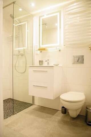 Апартаменты Cracow Jacuzzi Apartments - White Room Краков Апартаменты Делюкс-16