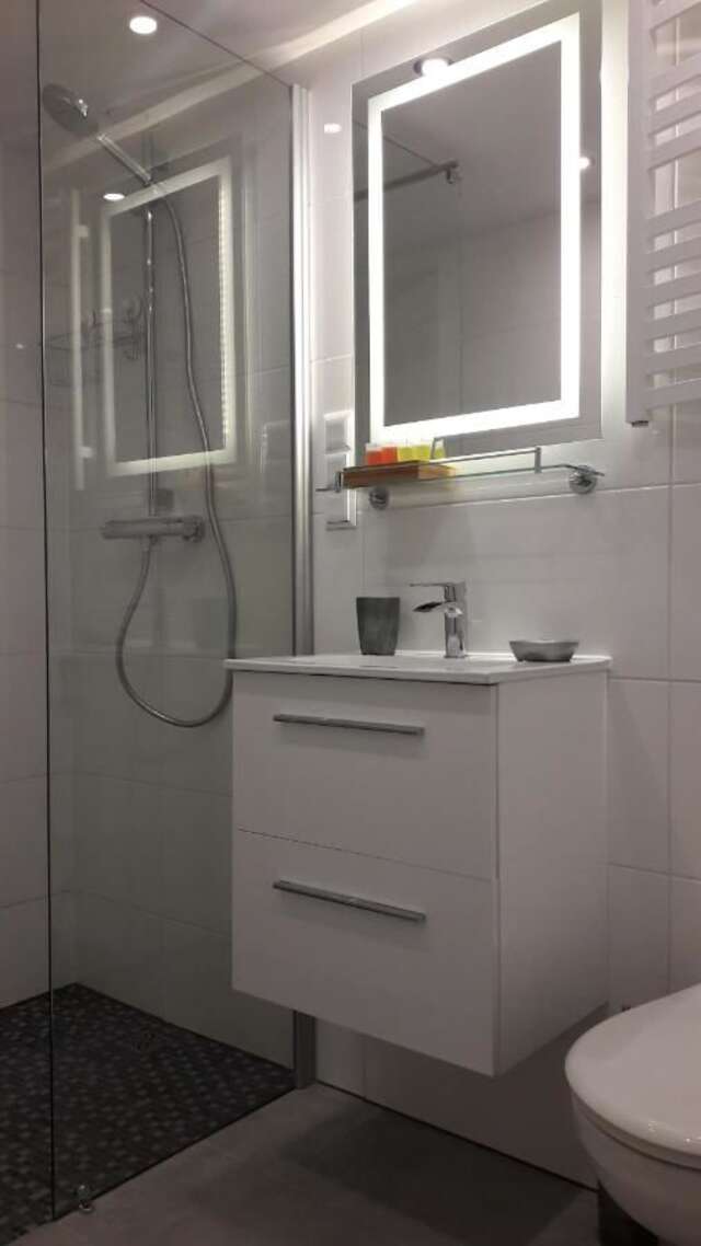 Апартаменты Cracow Jacuzzi Apartments - White Room Краков-9